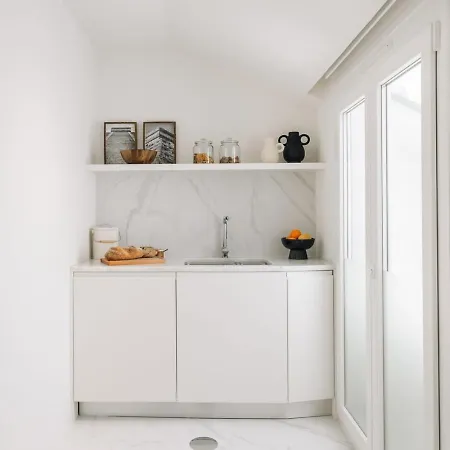 Marley - 1 Bedroom And Parking In Campolide * リスボン