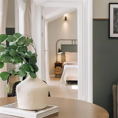 Marley - 1 Bedroom And Parking In Campolide Apartment